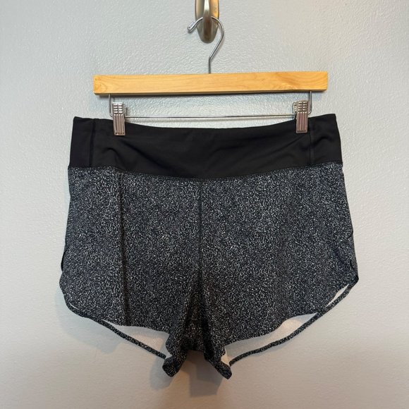 ATHLETA run with it short 3.5" in black static size M - Picture 2 of 7